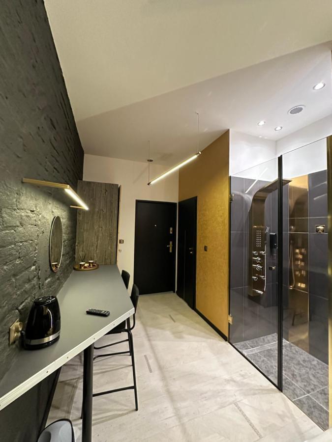 Darkhouse Versace Gold Łódź Exterior foto